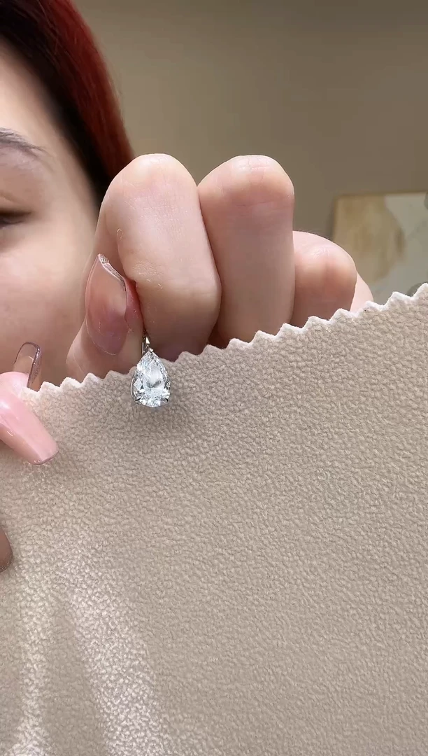 18K金镶嵌项链实验室培育钻石18k金2克拉水滴项链