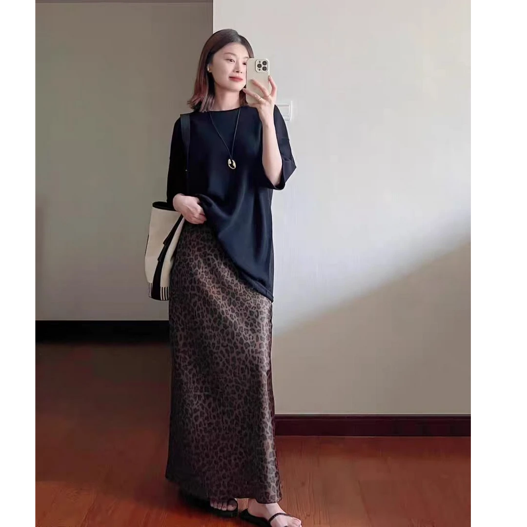 早秋新品经典复古回潮轻盈垂顺醋酸缎面斜裁豹纹鱼尾长款半身裙