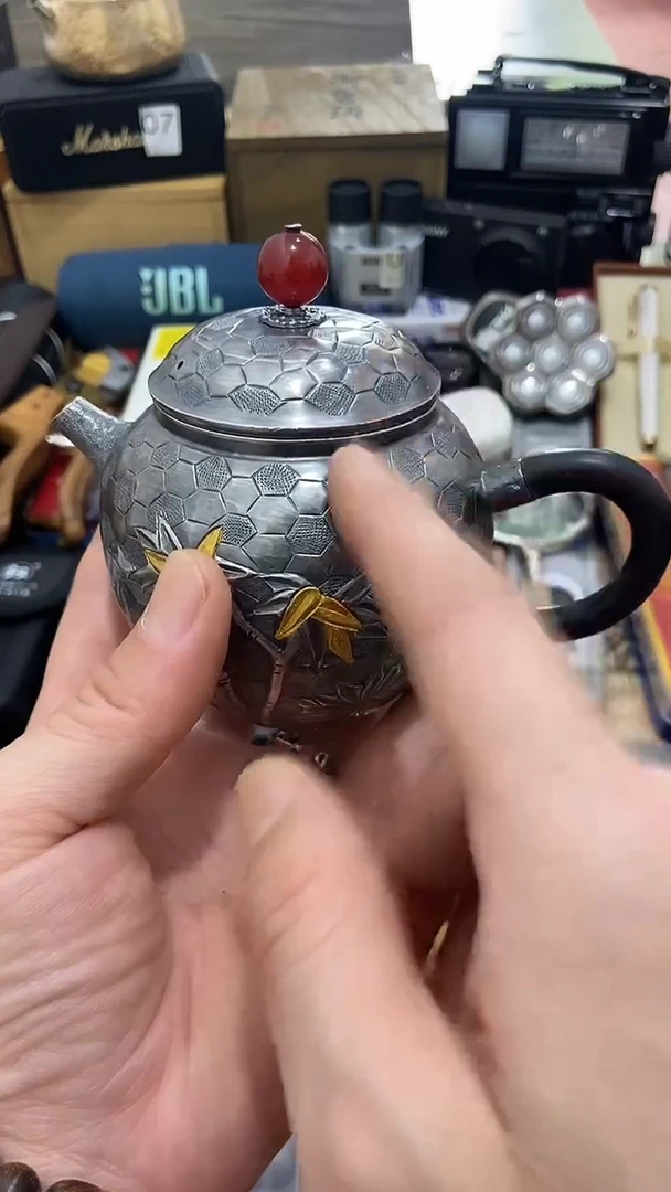 瓷片闪购商品  如图所示