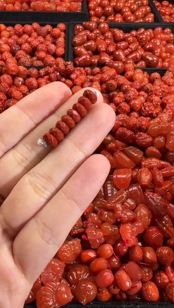 颈饰未镶嵌南红玛瑙1