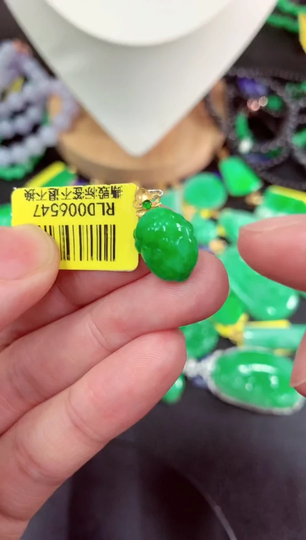 吊坠(不含链)18K金镶嵌翡翠挂件