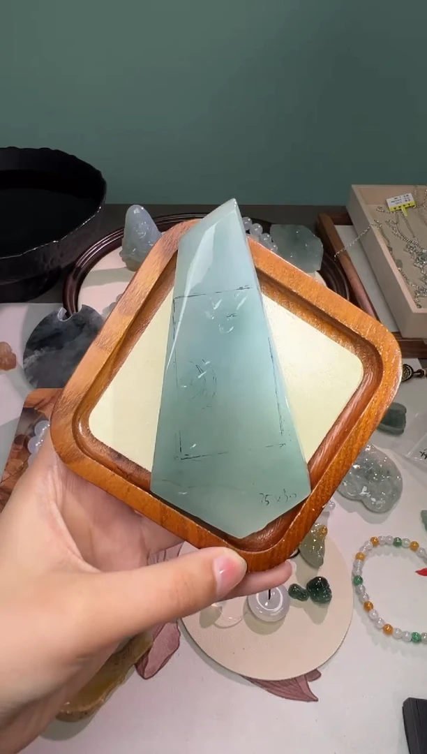 定制翡翠未镶嵌冰蓝料