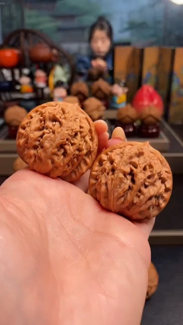 【闪购商品】文玩核桃把件F 485蟠龙纹43尺