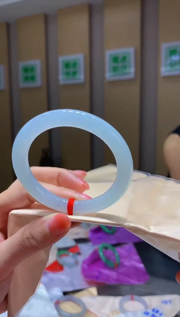 翡翠手镯未镶嵌-Q54 圈口52.2