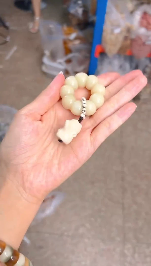 吊坠菩提根/象牙果荔枝栋手捻带小猫咪