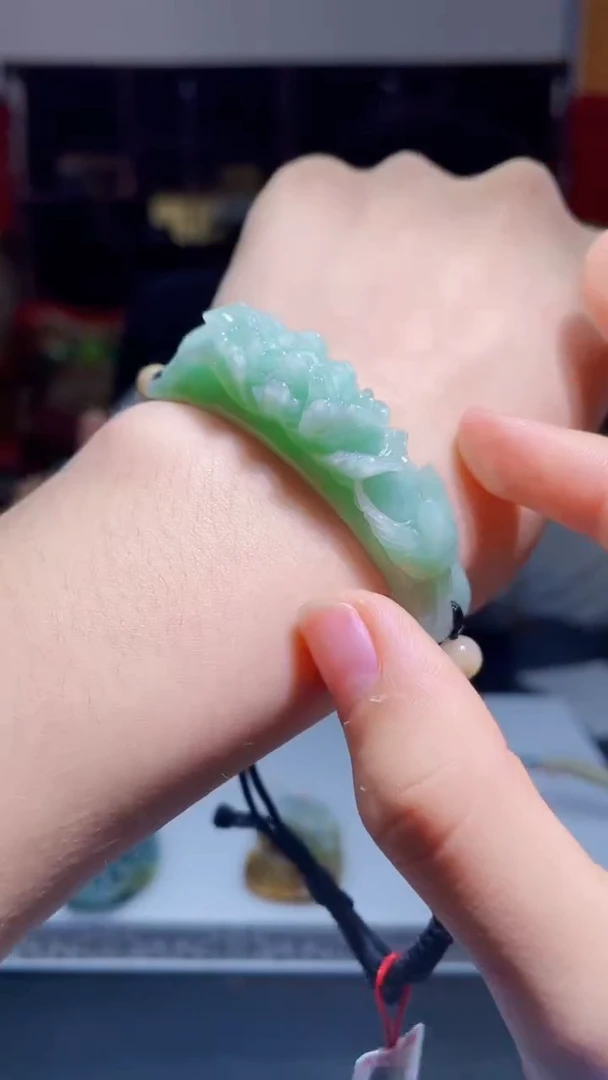 【闪购商品】翡翠吊坠(不含链)未镶嵌S131