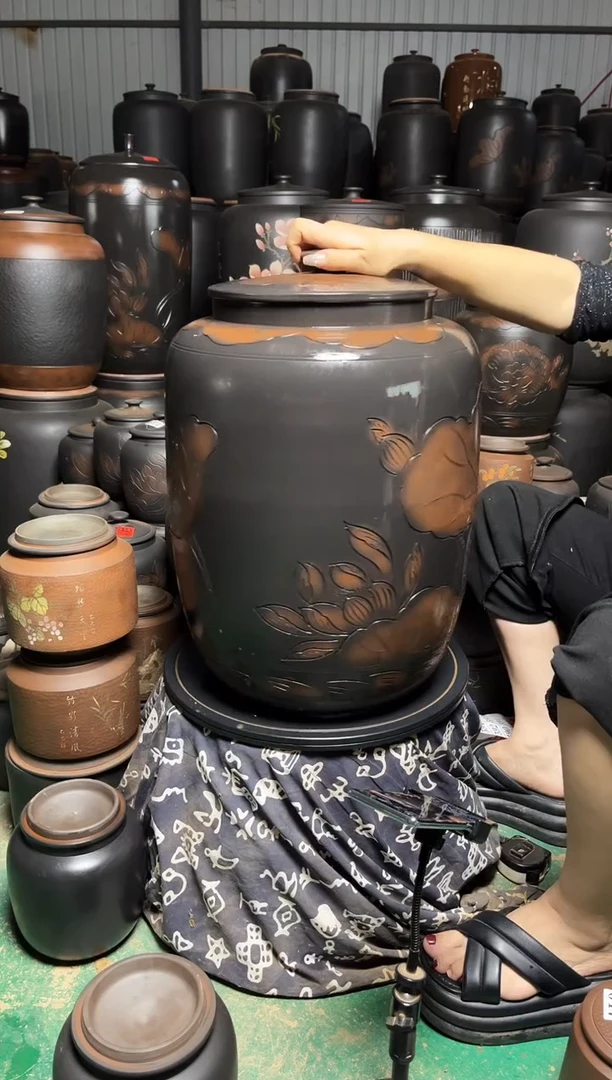 罐瑕疵茶缸高51cm  573 荷花