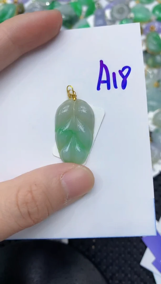 【闪购商品】翡翠颈饰18K金镶嵌11111111111