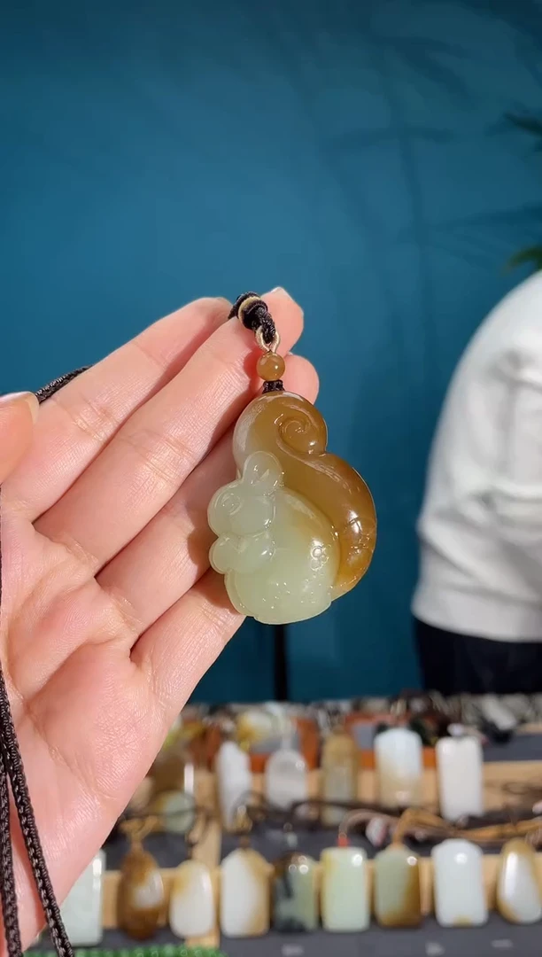 颈饰未镶嵌和田玉1