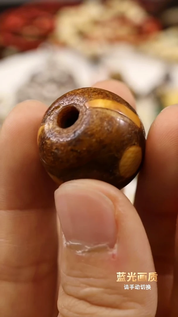 21高白镶嵌嘎珠1111