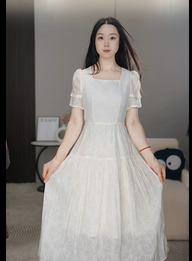 【依帆专属】F362方领通勤碎花连衣裙日屿夜裙子泡泡袖法式新复古风