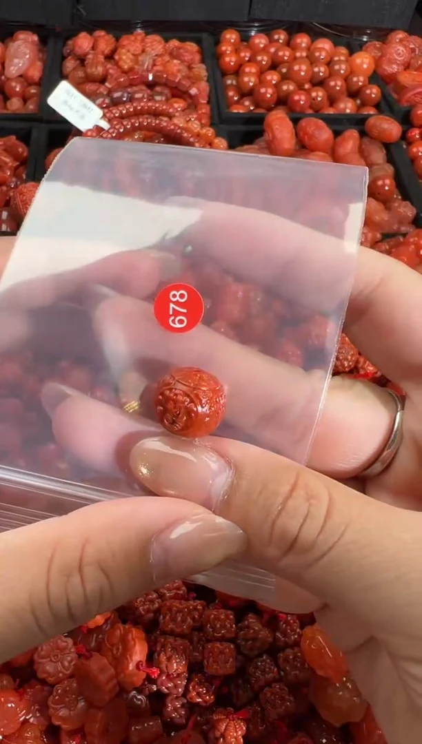 南红玛瑙未镶嵌颈饰1