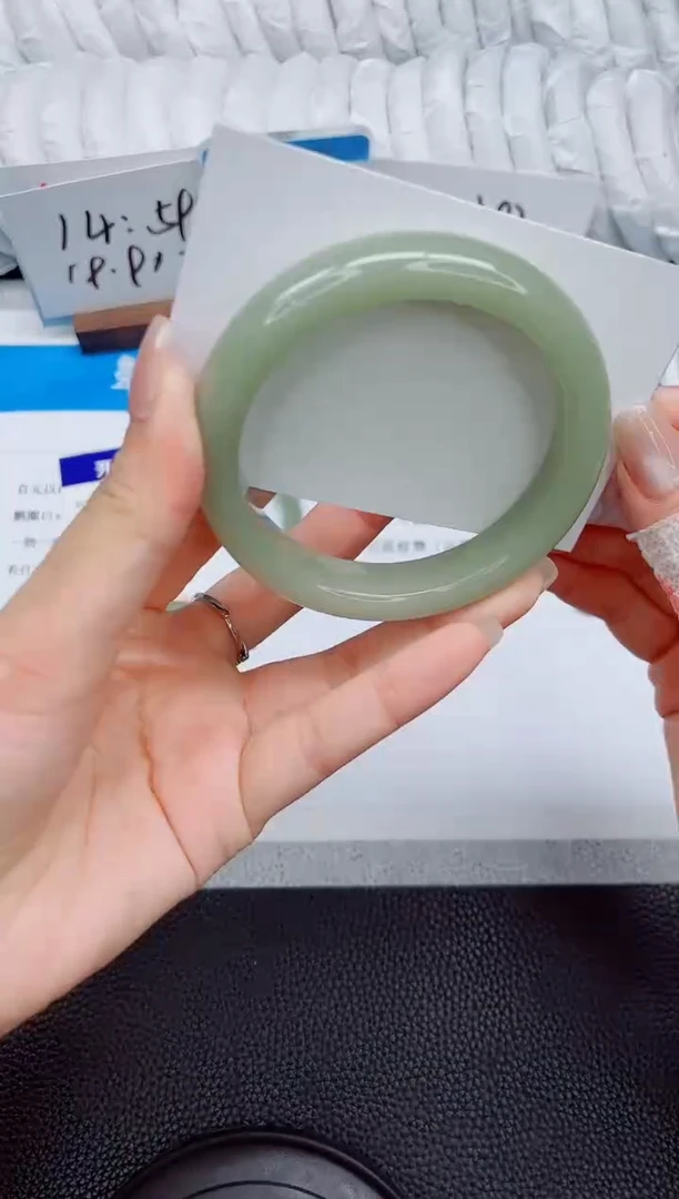 石英质玉手镯未镶嵌182-58.3