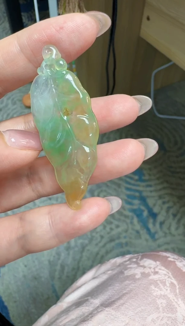 翡翠未镶嵌吊坠(不含链)天然缅甸A货