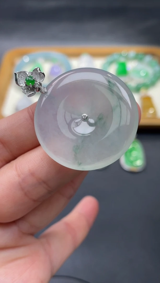 【闪购商品】翡翠颈饰18K金镶嵌16..........