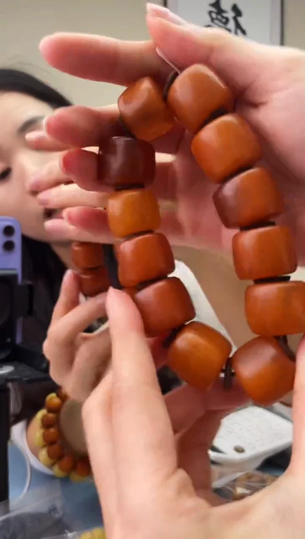 琥珀未镶嵌珠宝奇石T076微瑕假一罚十，多样性发一件