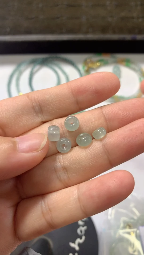 未镶嵌定制翡翠小扣子