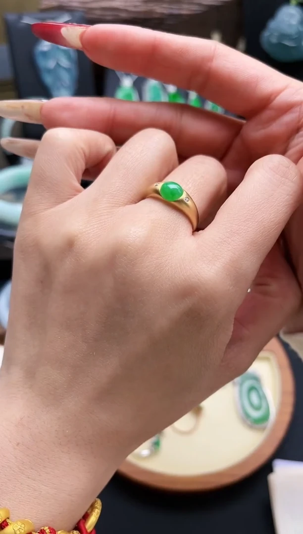 【闪购商品】翡翠戒指18K金镶嵌翡翠戒指
