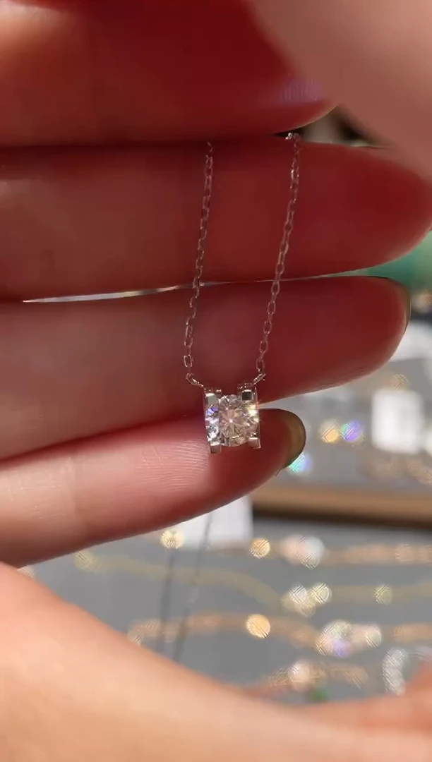 【闪购商品】钻石项链铂Pt950镶嵌X牛头钻石项链多样性发一