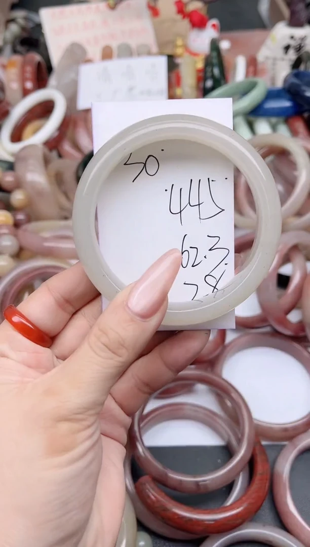 未镶嵌手镯石英质玉445