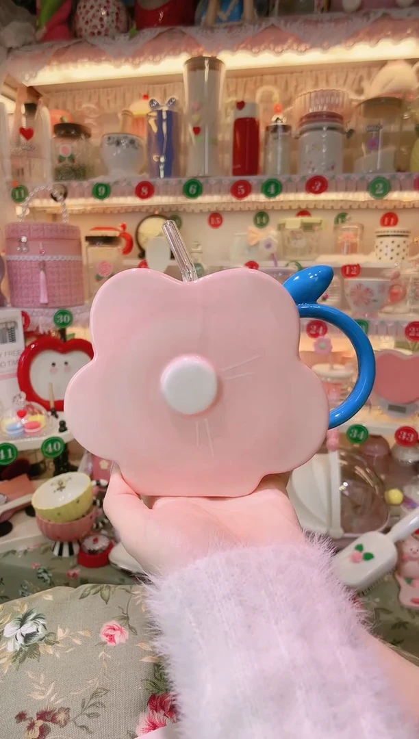 【闪购商品】摆件花朵吸管杯品质好，发货快，放心拍