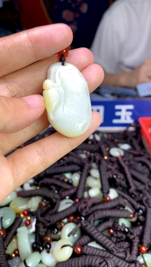 未镶嵌和田玉挂件1