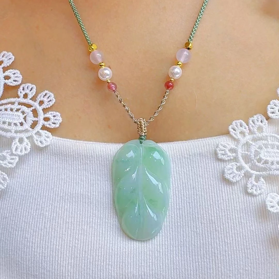 天然翡翠A货高级百搭冰种飘花叶子高43+宽25+厚5+（多样性发其一）