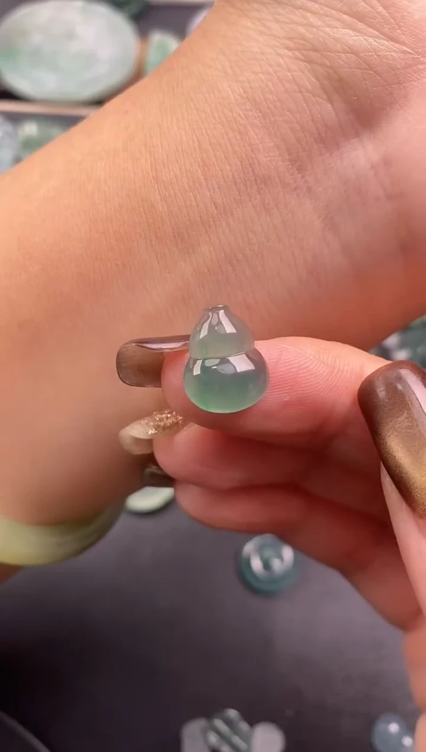 颈饰未镶嵌翡翠葫芦