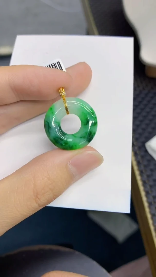 翡翠18K金镶嵌颈饰         1