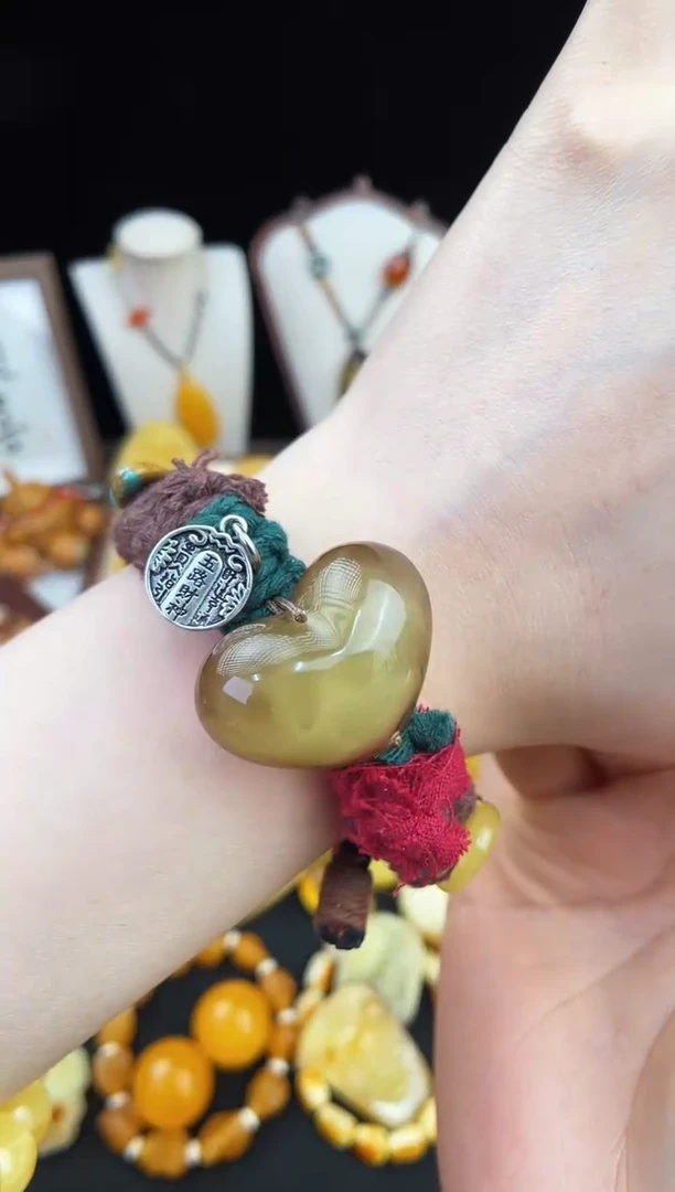 琥珀未镶嵌珠宝奇石柒月