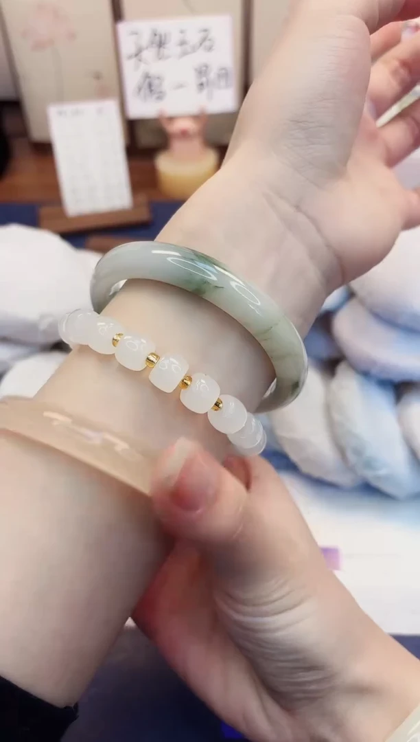 【闪购商品】石英质玉手镯未镶嵌350-天山翠-圈口60