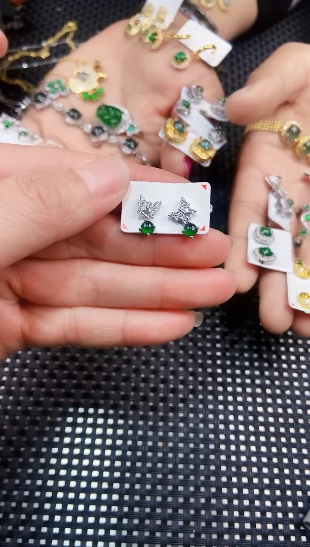 【闪购商品】翡翠耳饰未镶嵌111111111