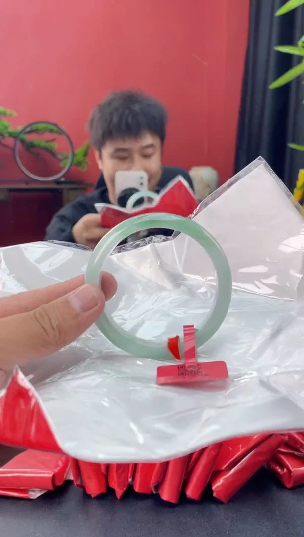 未镶嵌手镯翡翠3