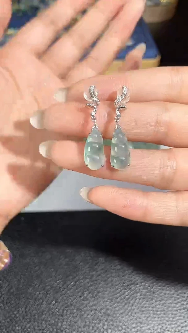 颈饰银S925镶嵌翡翠2026123001