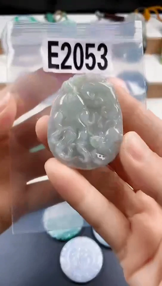 颈饰未镶嵌翡翠天然翡翠吊坠挂件