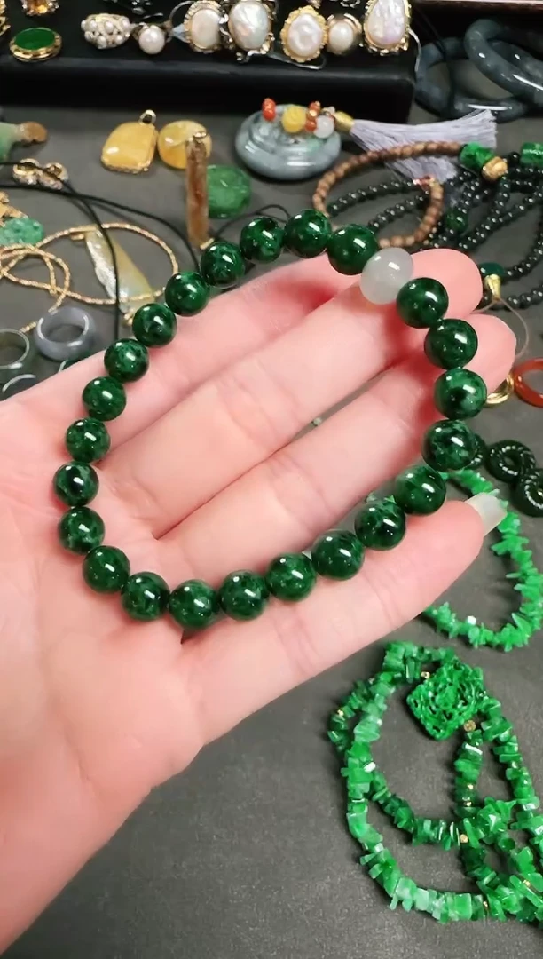 翡翠未镶嵌颈饰珠串