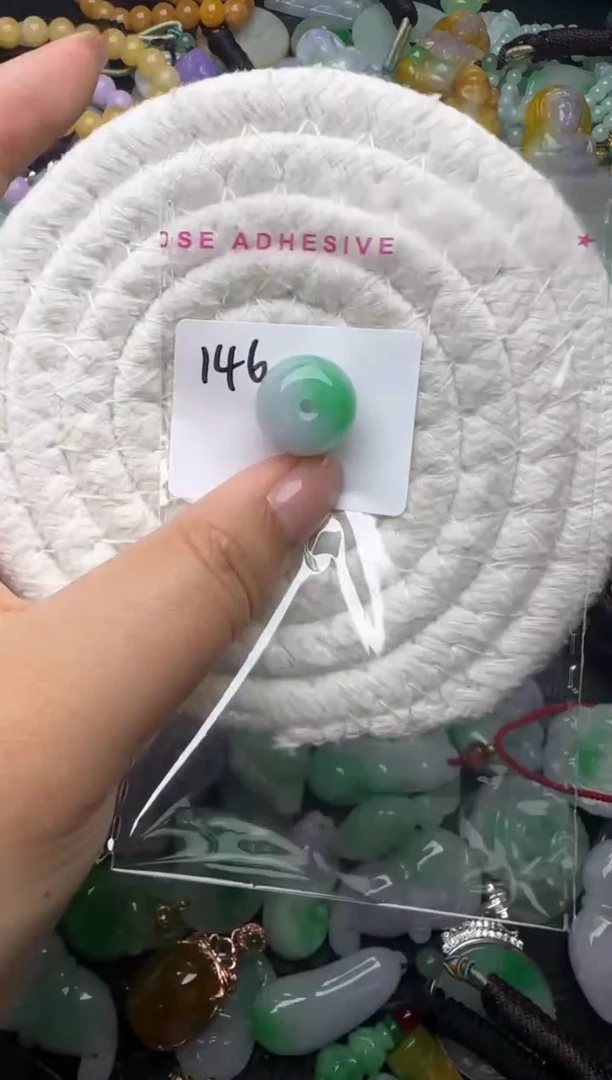 颈饰未镶嵌翡翠缅甸翡翠吊坠