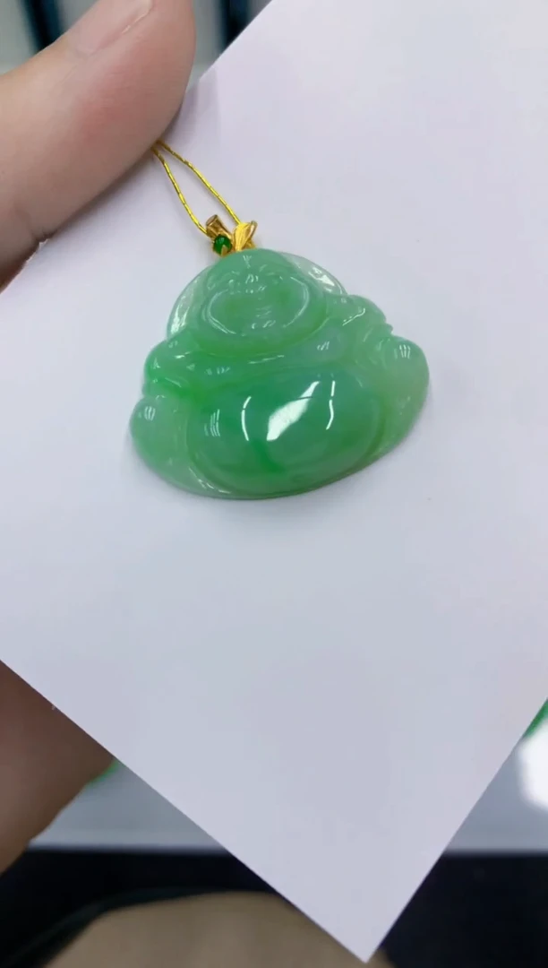 颈饰18K金镶嵌翡翠胡*翡翠