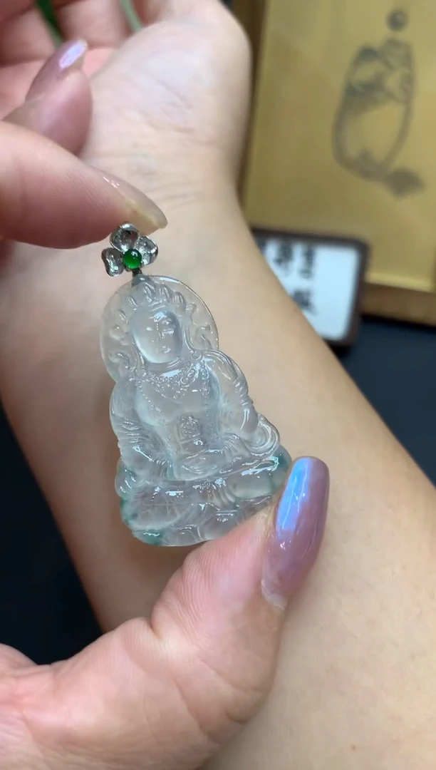 18K金镶嵌定制翡翠Q21