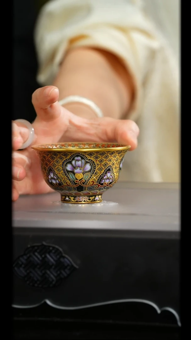 溢珍堂丨金银彩紫玉兰铜钱纹压手杯