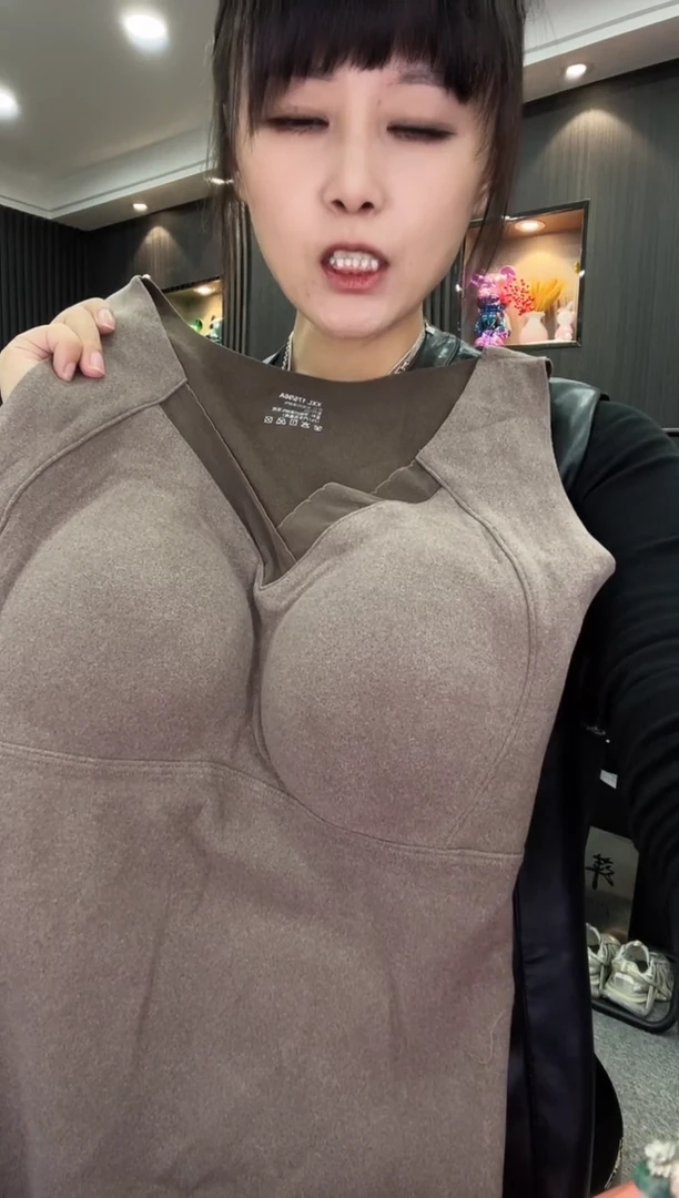 8803咖色背心----大码