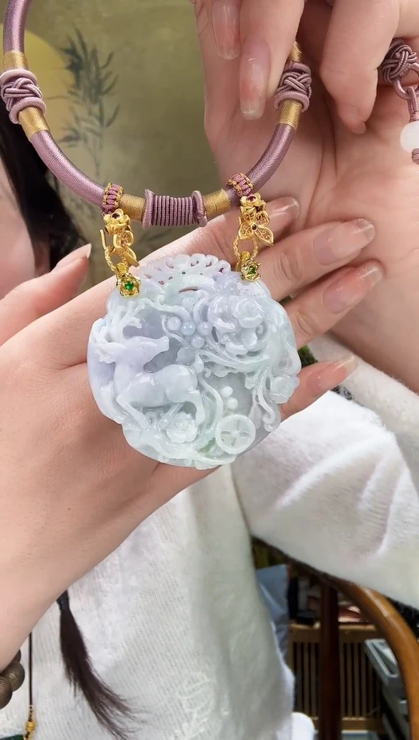 颈饰未镶嵌翡翠吊坠