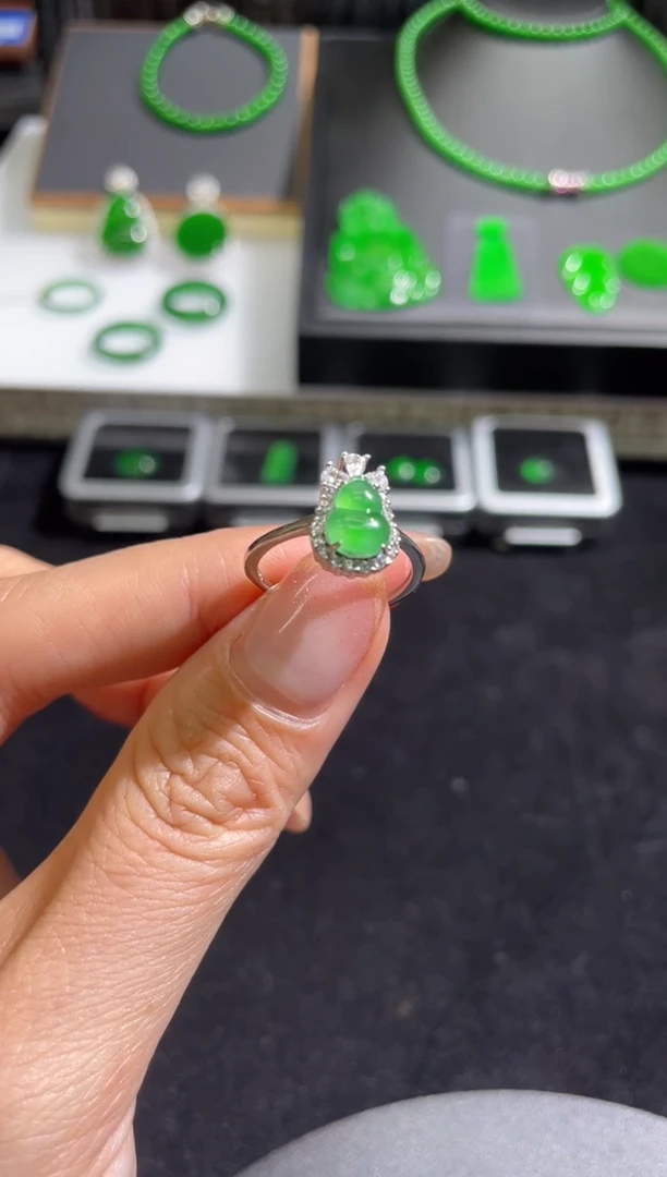 银S925镶嵌戒指翡翠天然翡翠A货阳绿银镶葫芦戒指