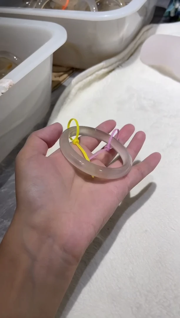 手镯玛瑙/玉髓未镶嵌53.9鉴赏期48小时（微痕）