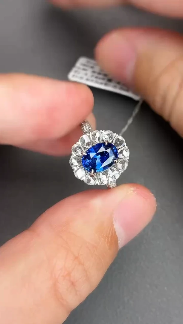 戒指蓝宝石18K金镶嵌1.74ct/皇家蓝/GUILD/月底清货价