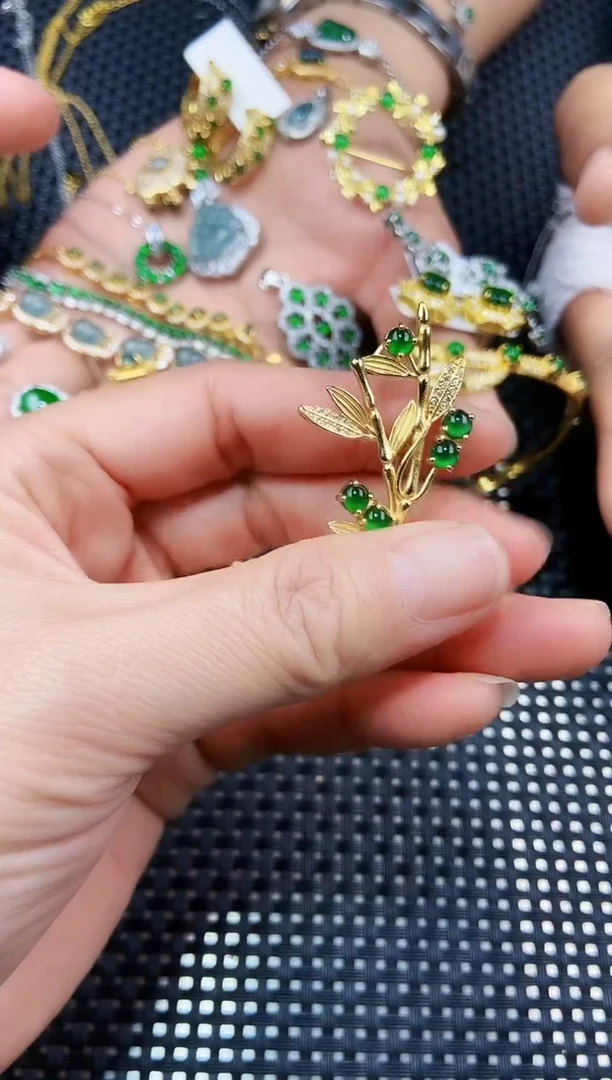 【闪购商品】翡翠吊坠(不含链)未镶嵌1111111111