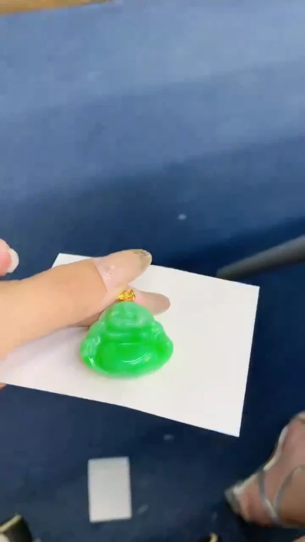 翡翠18K金镶嵌颈饰           1