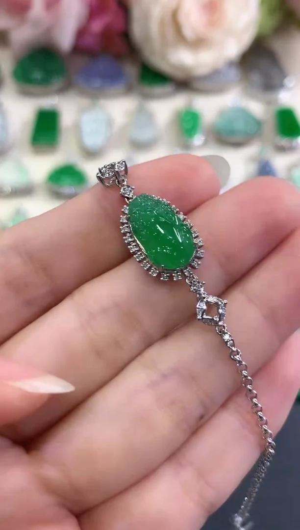 18K金镶嵌手链翡翠c11