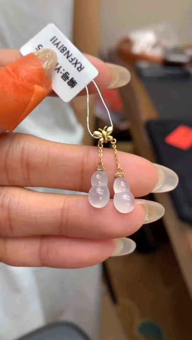 【闪购商品】翡翠颈饰18K金镶嵌葫芦