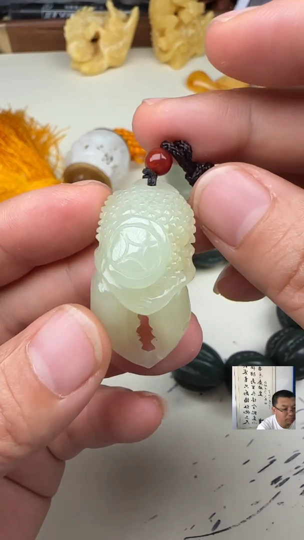 和田玉（糖玉）未镶嵌颈饰发发水水